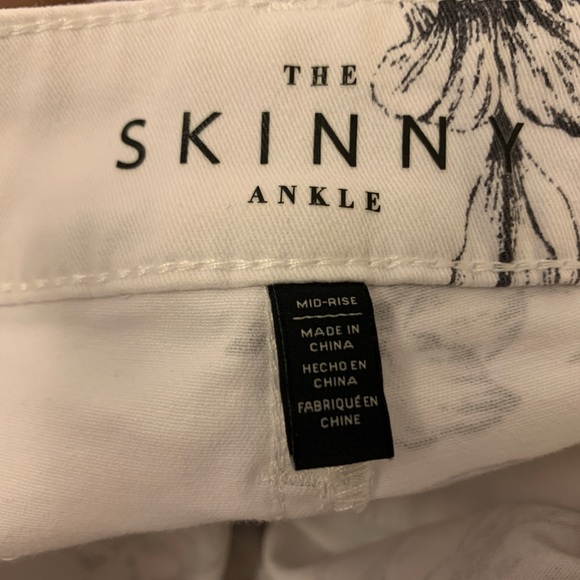 NWOT jeans WHBM “the skinny ankle” 4 mid-rise white black floral - Picture 6 of 8